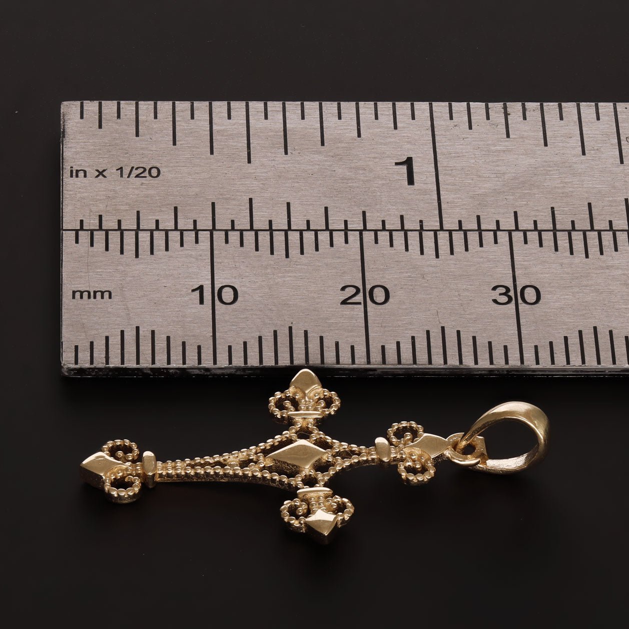 9ct Yellow Gold Detailed Cross Pendant