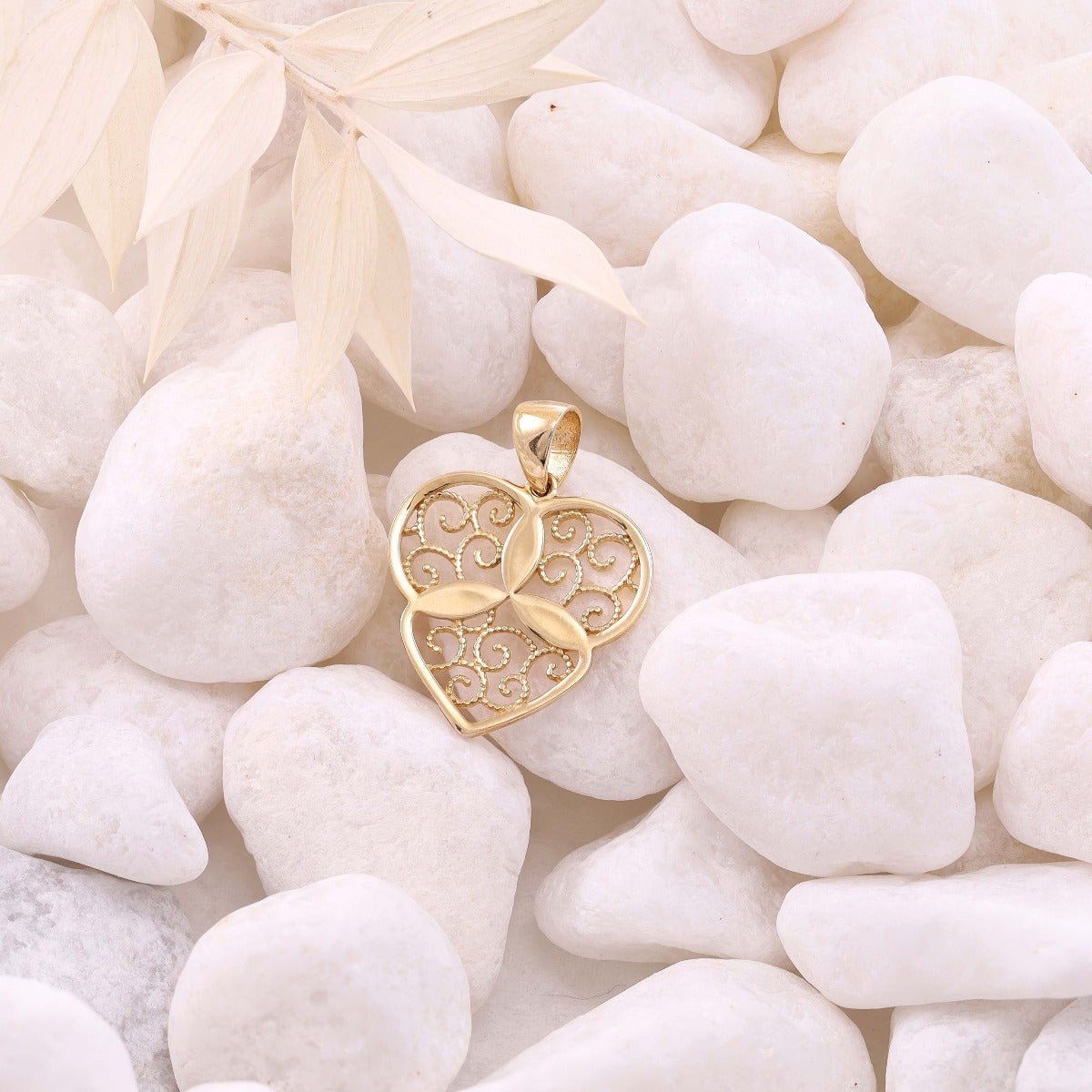 9ct Gold Abstract Patterned Triple Heart Pendant