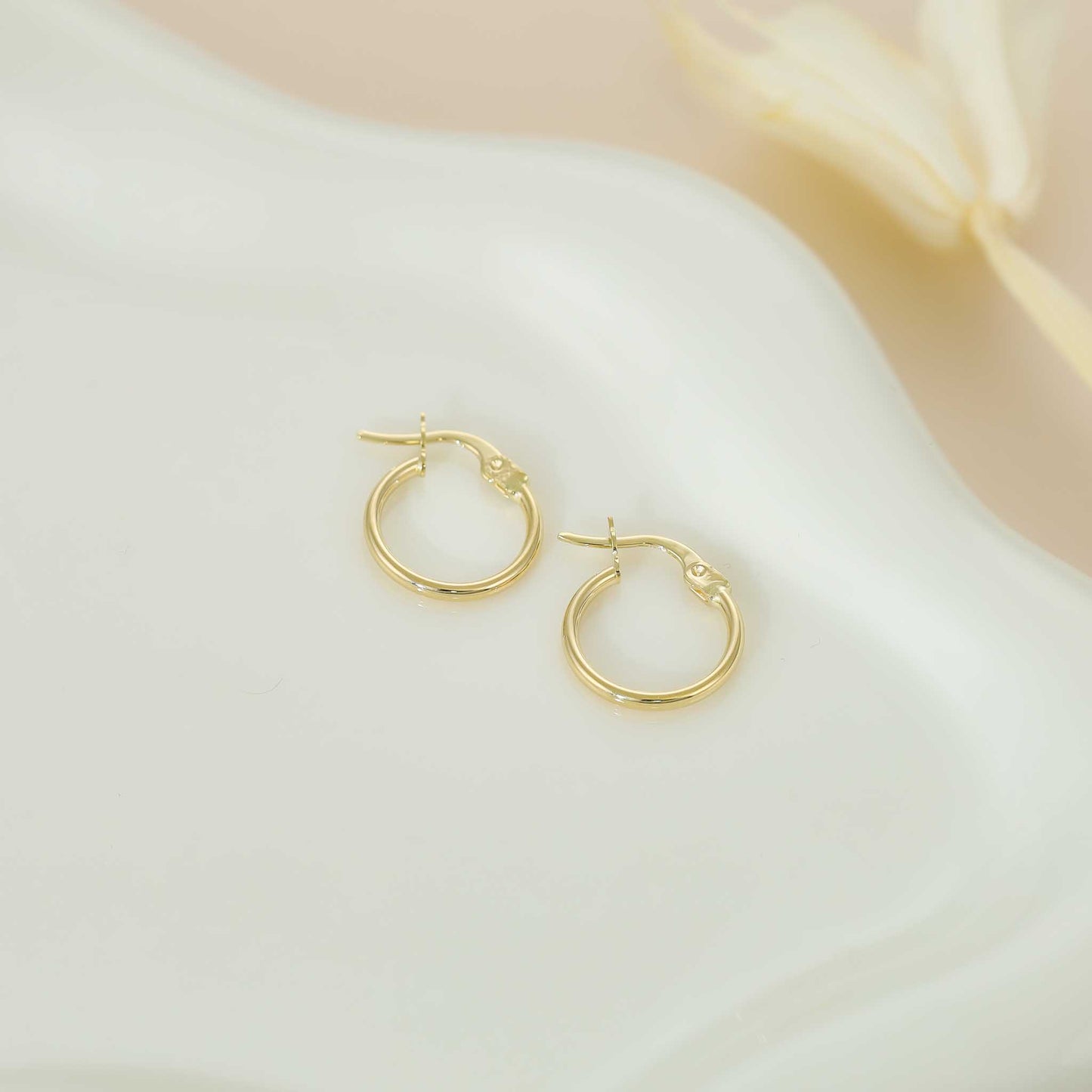 14ct Yellow Gold Small Huggie Hoops