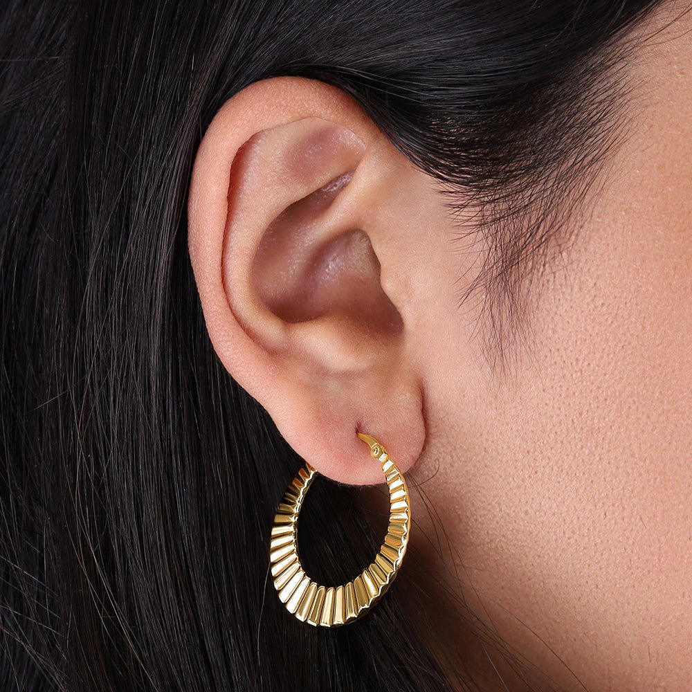 18ct Yellow Gold Ribbed Creole Hoop Earrings